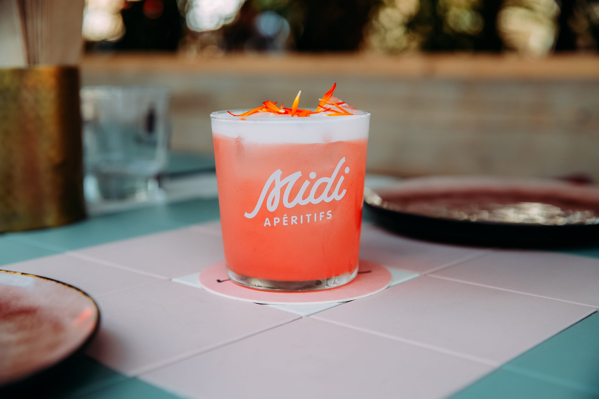 Midi Aperitifs Classic Red Gift pack | 70cl Bottle with 2 Glasses | ABV 21% | Juicy Mediterranean Aperitif