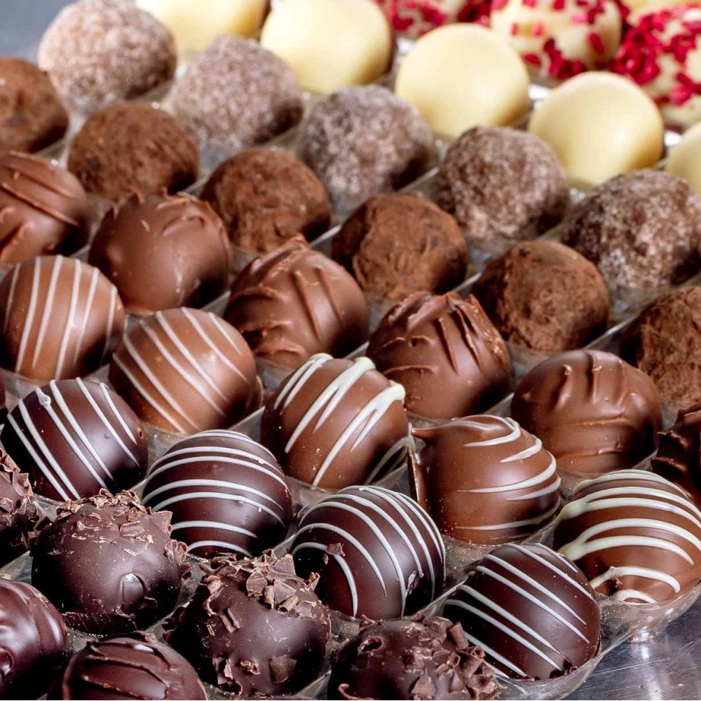 Whitakers Assorted Truffles, 920 g, 77 Pieces